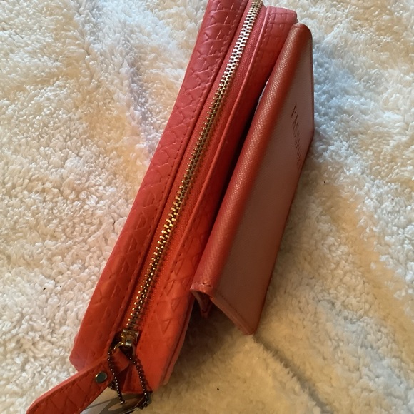 Sold MOR Cosmetic Bag/Passport Holder FauxLeather - Picture 8 of 9